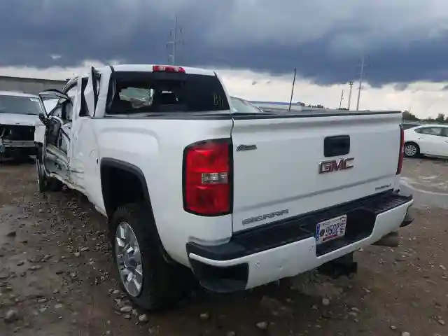 1GT12UE8XGF206552 2016 GMC SIERRA K2500 DENALI-2