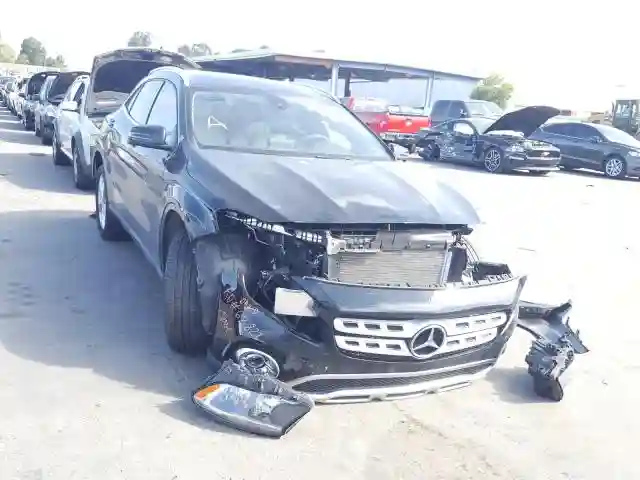WDCTG4EB5JJ423723 2018 MERCEDES-BENZ GLA 250-0