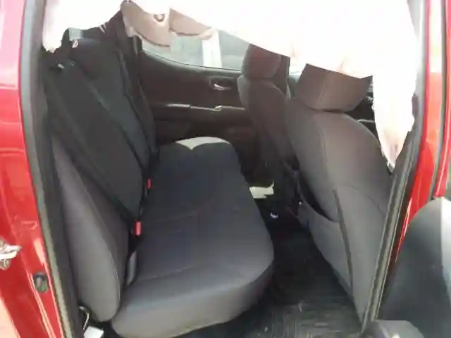 5TFAZ5CNXJX062612 2018 TOYOTA TACOMA DOUBLE CAB-5
