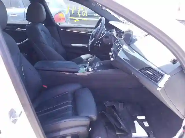 WBAJA9C51JB252226 2018 BMW 530E-4
