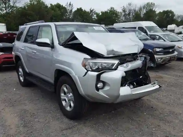 JTEBU5JR8K5716105 2019 TOYOTA 4RUNNER SR5-0