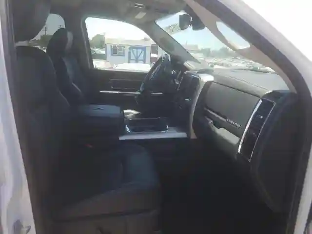 3C63RRJL3GG327831 2016 RAM 3500 LARAMIE-4