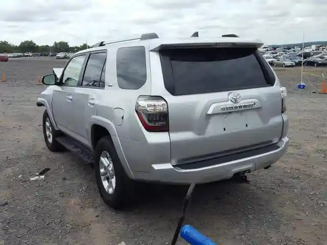 JTEBU5JR8K5716105 2019 TOYOTA 4RUNNER SR5-2