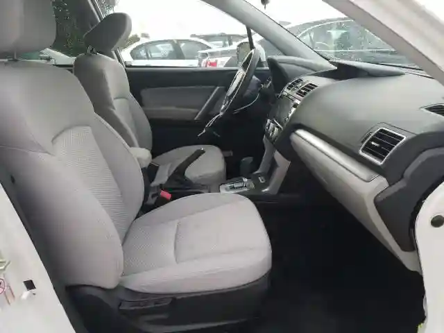 JF2SJAGC4JH597847 2018 SUBARU FORESTER 2.5I PREMIUM-4