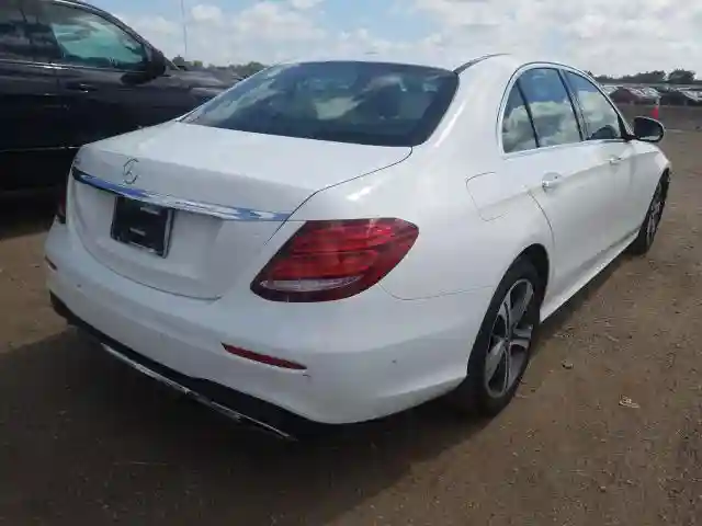 WDDZF4JB8JA481971 2018 MERCEDES-BENZ E 300-3