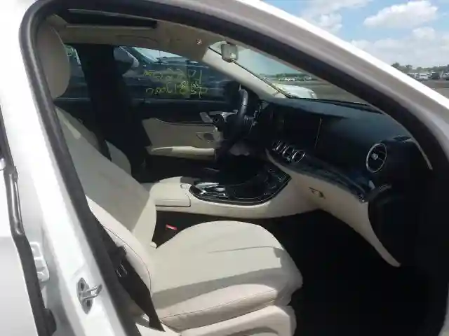 WDDZF4JB8JA481971 2018 MERCEDES-BENZ E 300-4