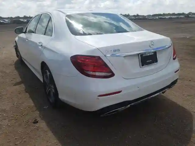 WDDZF4JB8JA481971 2018 MERCEDES-BENZ E 300-2