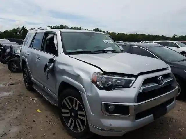 JTEZU5JR5J5168786 2018 TOYOTA 4RUNNER SR5-0