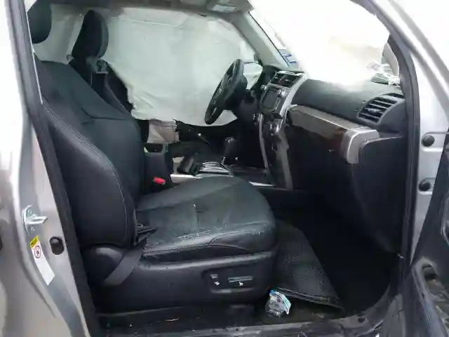 JTEZU5JR5J5168786 2018 TOYOTA 4RUNNER SR5-4