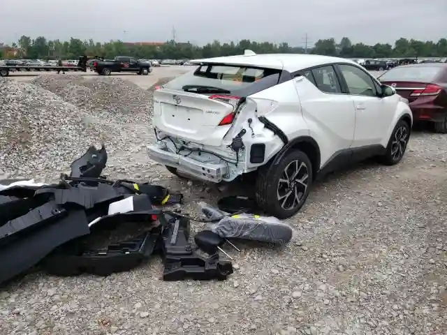 JTNKHMBX5K1041140 2019 TOYOTA C-HR XLE-3