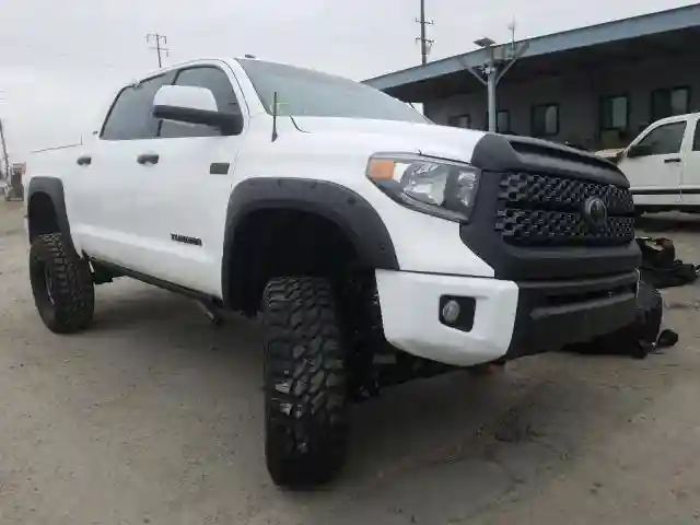 5TFDY5F1XKX841924 2019 TOYOTA TUNDRA CREWMAX SR5-0