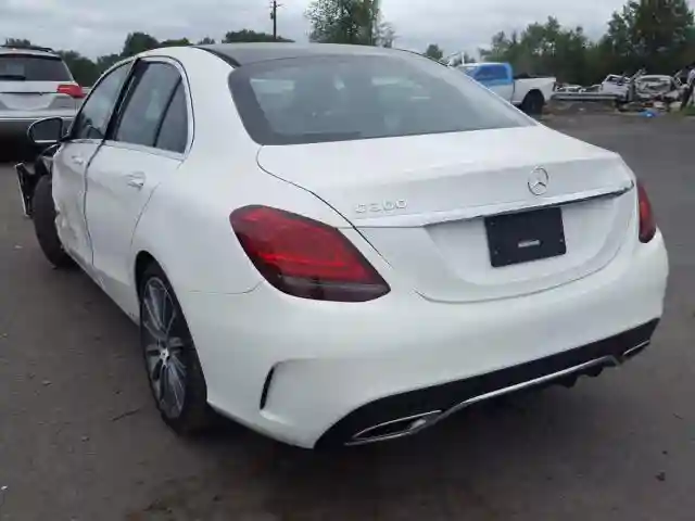 55SWF8DB5KU286093 2019 MERCEDES-BENZ C 300-2