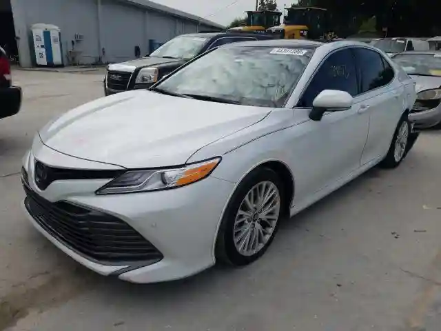 4T1BZ1HK4JU016718 2018 TOYOTA CAMRY XSE-1