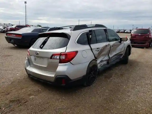4S4BSAAC7J3295451 2018 SUBARU OUTBACK 2.5I-3