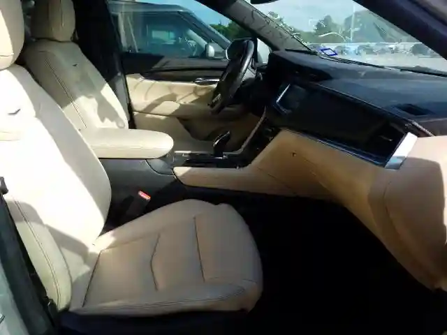 1GYKNARS8JZ137327 2018 CADILLAC XT5-4