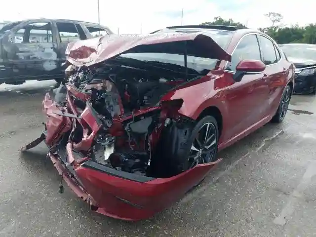 4T1B61HK4JU599574 2018 TOYOTA CAMRY XSE-1