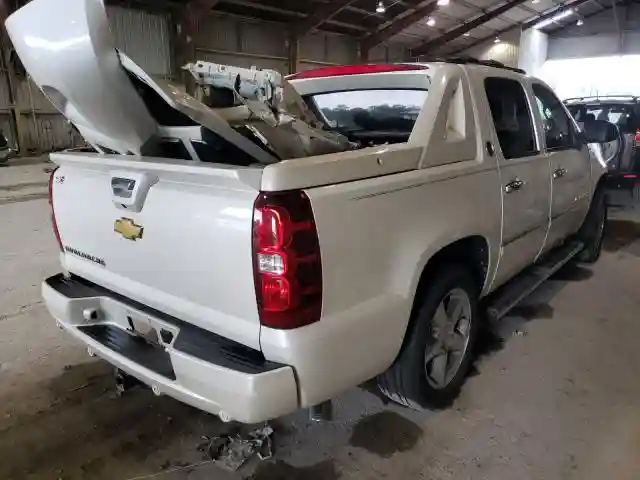 3GNMCGE03DG304345 2013 CHEVROLET AVALANCHE LTZ-3
