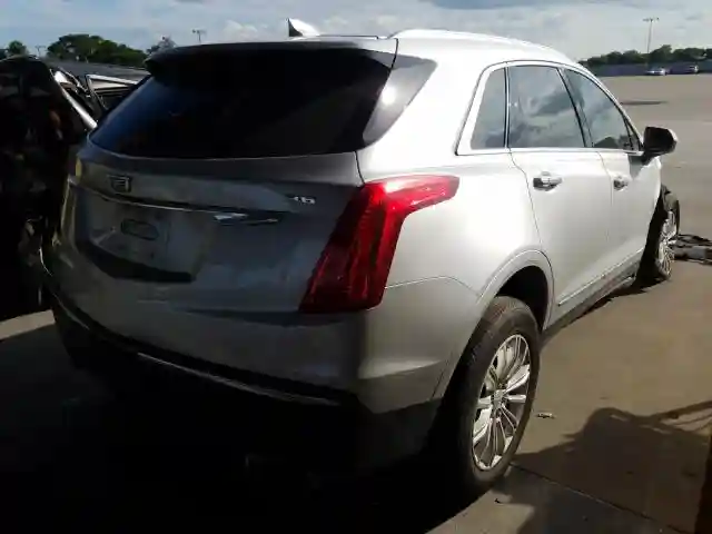 1GYKNARS8JZ137327 2018 CADILLAC XT5-3