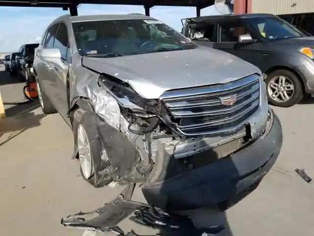1GYKNARS8JZ137327 2018 CADILLAC XT5-0