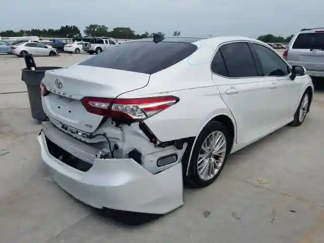 4T1BZ1HK4JU016718 2018 TOYOTA CAMRY XSE-3
