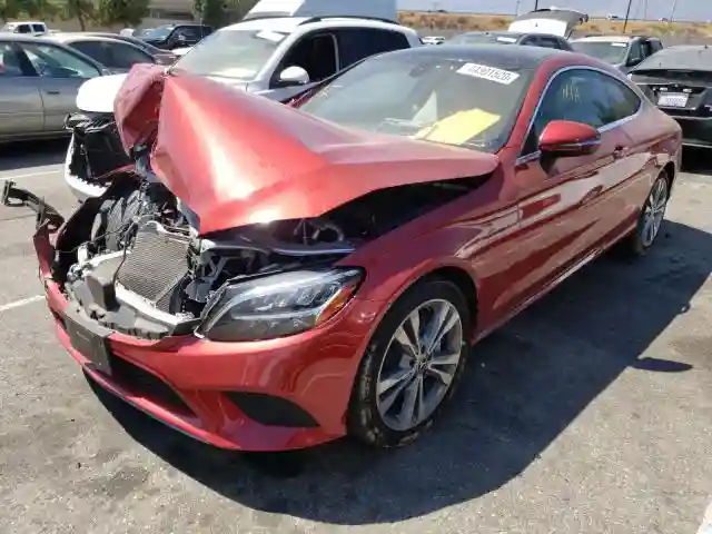 WDDWJ8DB9KF780815 2019 MERCEDES-BENZ C 300-1