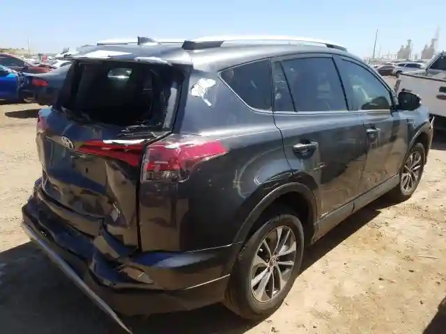 JTMRJREVXJD213190 2018 TOYOTA RAV4 HV LE-3