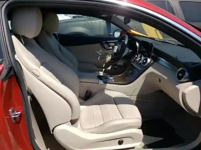WDDWJ8DB9KF780815 2019 MERCEDES-BENZ C 300-4