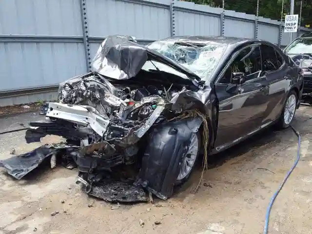 4T1F11AK4LU900146 2020 TOYOTA CAMRY XLE-1