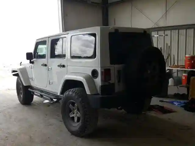 1C4BJWFG4FL592488 2015 JEEP WRANGLER UNLIMITED RUBICON-2