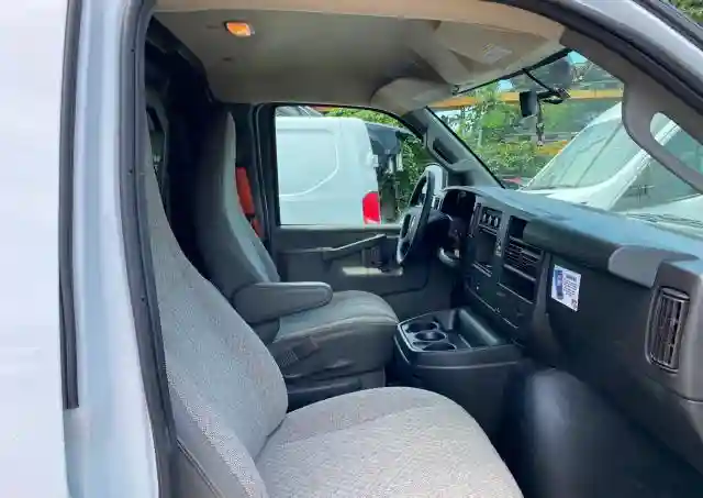 1GCWGAF14K1253363 2019 CHEVROLET EXPRESS G2500-4