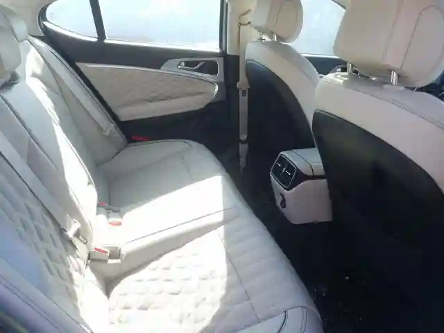 KMTG44LA4KU033143 2019 GENESIS G70 PRESTIGE-5