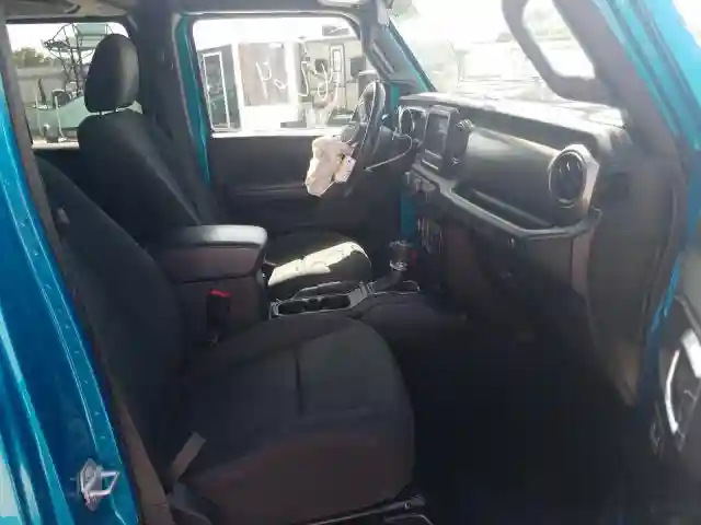 1C4HJXDN7KW617636 2019 JEEP WRANGLER UNLIMITED SPORT-4