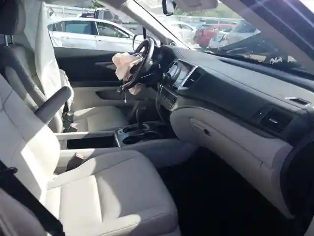 5FNYF5H59JB021009 2018 HONDA PILOT EXL-4