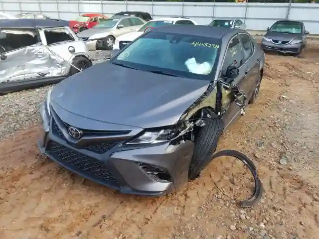 4T1G11AK6LU343986 2020 TOYOTA CAMRY SE-1
