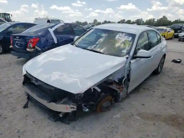 WBA8E1C58JA180046 2018 BMW 330E-1