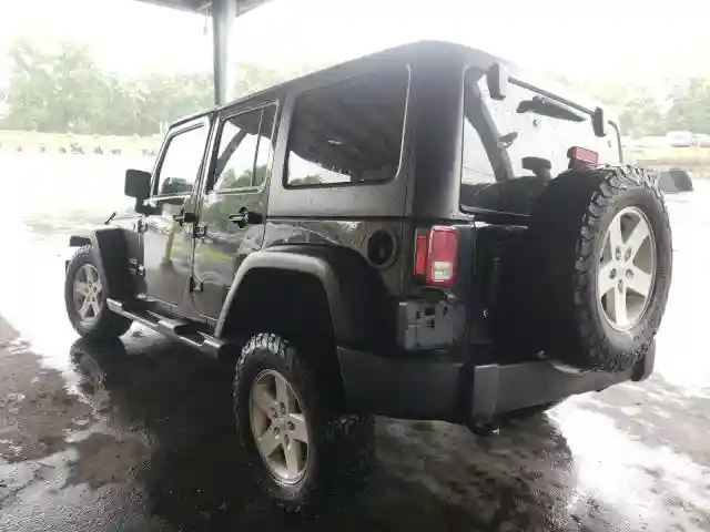 1C4BJWDG6JL882677 2018 JEEP WRANGLER UNLIMITED SPORT-2