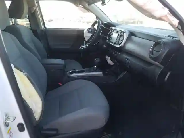 3TMCZ5AN6JM149828 2018 TOYOTA TACOMA DOUBLE CAB-4