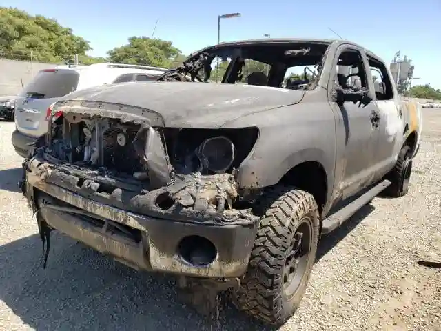 5TFDY5F10BX188908 2011 TOYOTA TUNDRA CREWMAX SR5-1