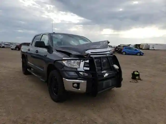 5TFDW5F19HX640188 2017 TOYOTA TUNDRA CREWMAX SR5-0