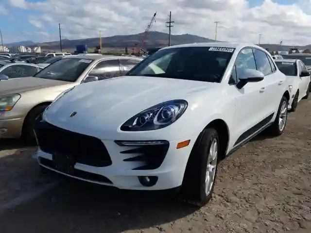 WP1AA2A51JLB19858 2018 PORSCHE MACAN-1