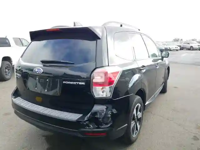 JF2SJAEC2JH437484 2018 SUBARU FORESTER 2.5I PREMIUM-3