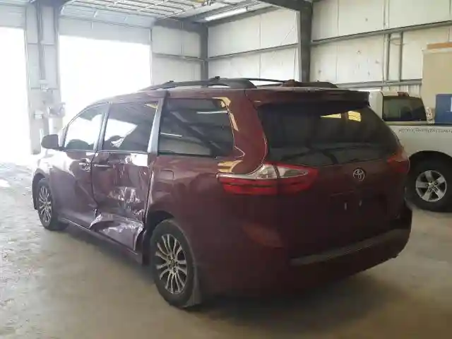 5TDYZ3DC1JS950218 2018 TOYOTA SIENNA XLE-2