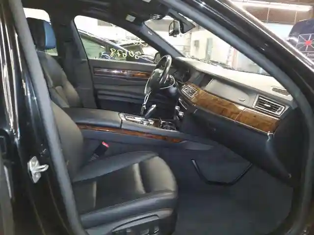 WBAYF4C54ED281720 2014 BMW 740 LXI-4