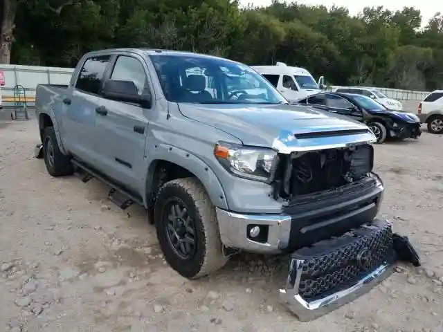 5TFDW5F16JX767583 2018 TOYOTA TUNDRA CREWMAX SR5-0