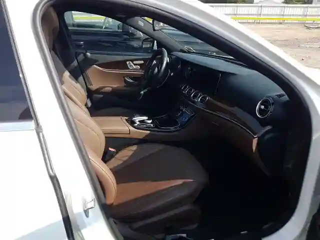 WDDZF4KBXHA078356 2017 MERCEDES-BENZ E 300 4MATIC-4