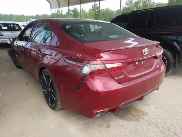 4T1B61HK5JU510434 2018 TOYOTA CAMRY XSE-2
