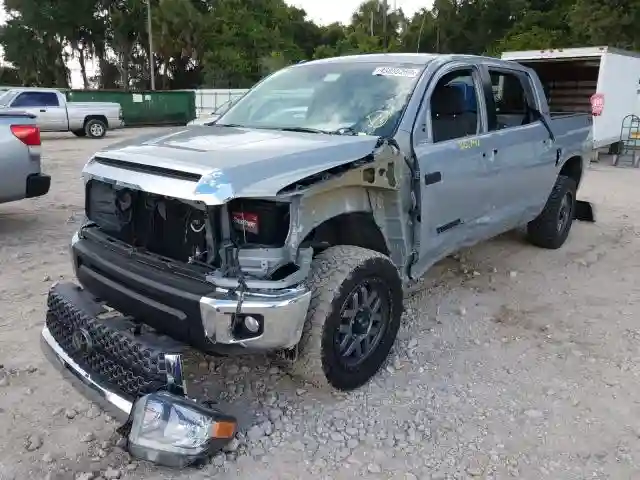 5TFDW5F16JX767583 2018 TOYOTA TUNDRA CREWMAX SR5-1