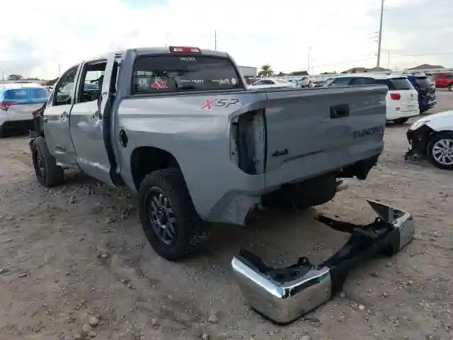 5TFDW5F16JX767583 2018 TOYOTA TUNDRA CREWMAX SR5-2