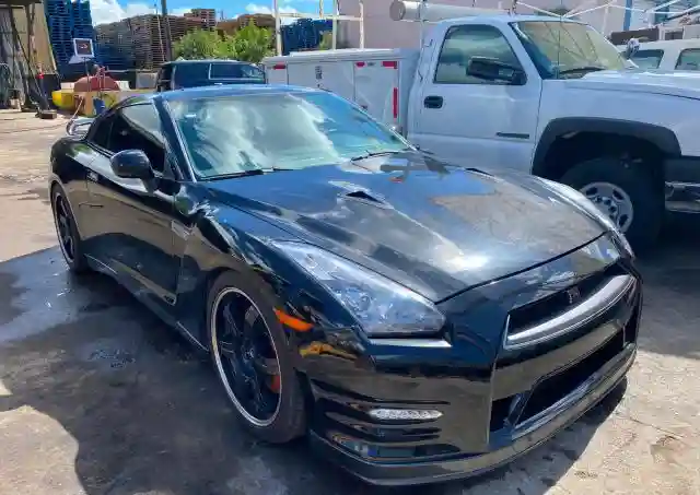 JN1AR5EF0DM260744 2013 NISSAN GT-R PREMIUM-1
