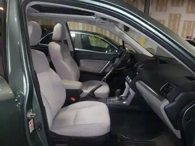 JF2SJAEC0JH595287 2018 SUBARU FORESTER 2-4